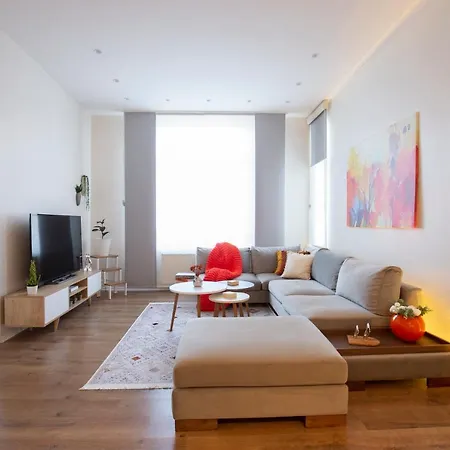 Modern Flat With Location Near Nisantasi アパート *