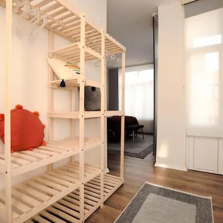 Modern Flat With Location Near Nisantasi Apartamento