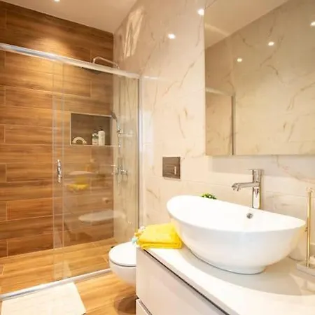 Modern Flat With Location Near Nisantasi